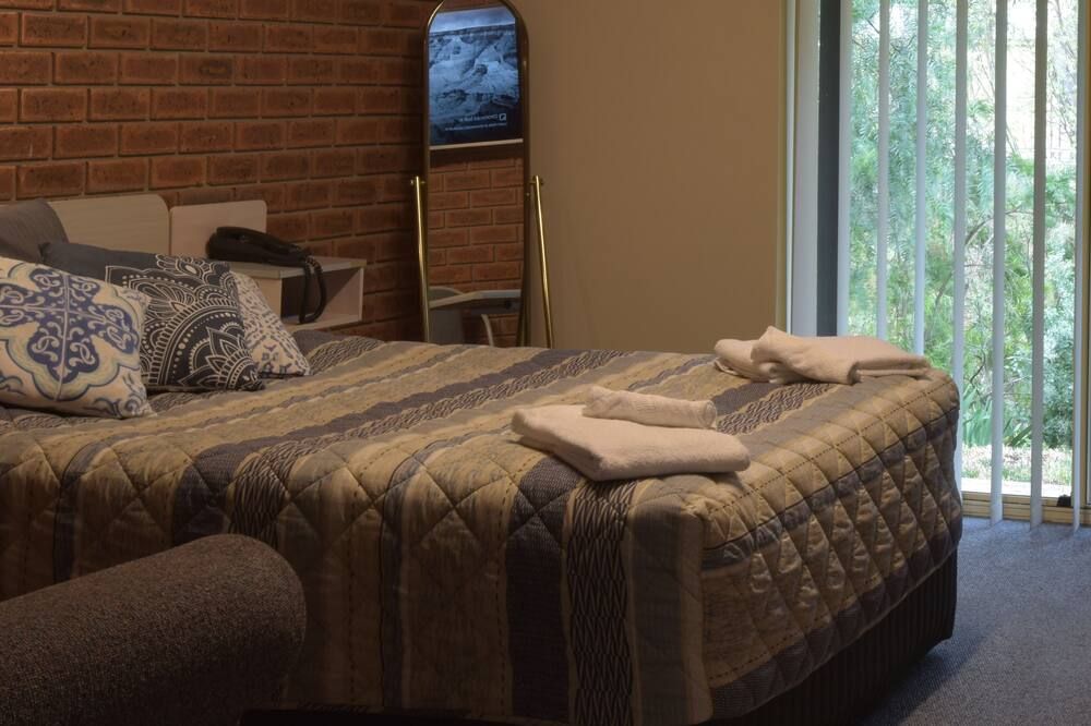 بورا موتور إن