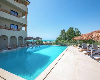 Emara Boutique Hotel - Kavajë - Piscina
