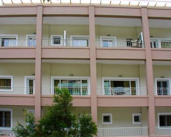 Nefeli Hotel - Therma - Bâtiment