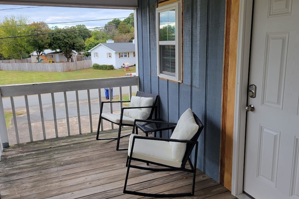 Coastal Themed studio with lots of amenities in peaceful Kernersville. - Kernersville - Balcón