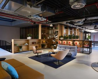 The Social Hub Barcelona Poblenou - Barcelona - Sala de estar