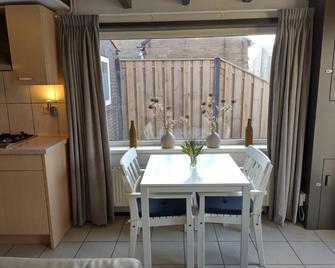 Tiny House Mimi Bed By The Sea - Adults Only - Zoutelande - Jídelna