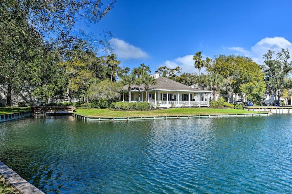 Resort-Style Condo in St Simons ~ 1 Mi to Pier! - Saint Simons - Vista del exterior