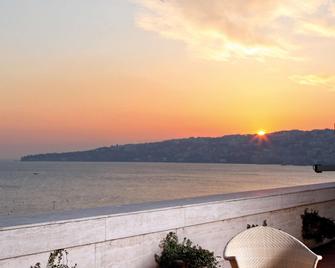 Grand Hotel Santa Lucia - Naples - Balcony