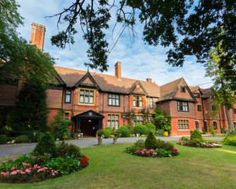 Stanhill Court Hotel - Horley - Bâtiment