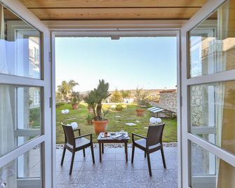 伊姆倫漢酒店 - 精選等級 - 切什米 - 阿拉恰特 - 陽台