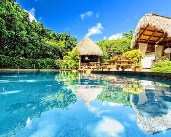 The Wonderkoi House A Magical Japanese Koi Garden - Homestead - Pool