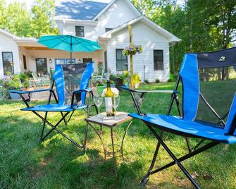 Charming Charlottesville Apt W/ Outdoor Space - Charlottesville - Patio