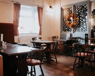 The Fox and Hounds - Carmarthen - Restaurant