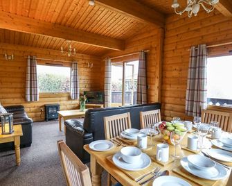 Valley View - Rhayader - Dining room