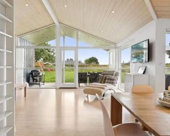 Holiday Home Thjodulf - 300m from the sea in Djursland and Mols by Interhome - Knebel - Sala de estar