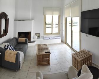 Villa Enalia Paphos - Kissonerga - Pokój dzienny