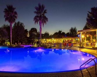 Holiday Beach - Diamante - Pool