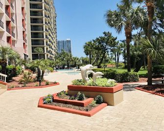 Luxury Beachfront Colony Renovated 2025 - Myrtle Beach