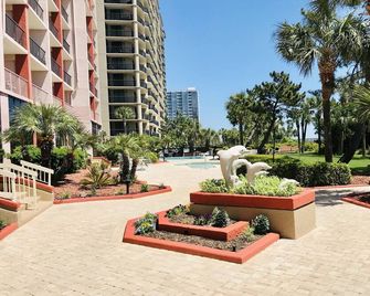 Luxury Beachfront Colony Renovated 2025 - Myrtle Beach