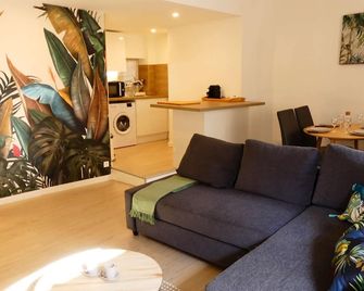 Bright apartment for 6 p. - Air Conditioning - Historical Center - Aix-en-Provence - Living room