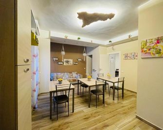 La Dama dell'Etna - Nicolosi - Essbereich