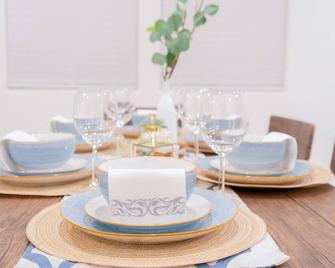 Quaint Family Style Vegas Home - Henderson - Ruokailuhuone