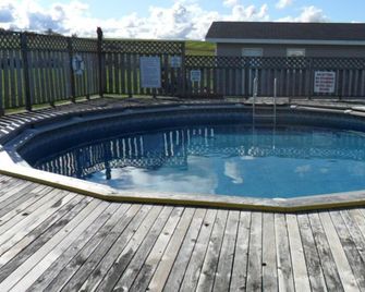 Mayfield Country Cottages - Cavendish - Pool