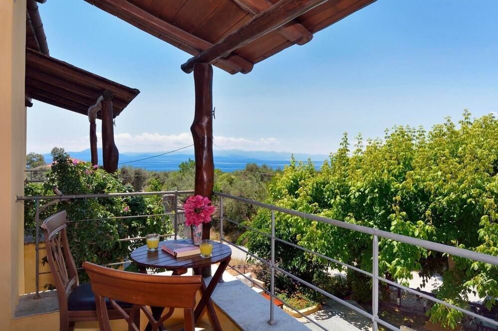 Hotel Alkifron is located to Kala Nera Village. - Kala Nera - Balcony