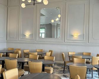 Hôtel Vacances Bleues Balmoral - מאהטו - מסעדה