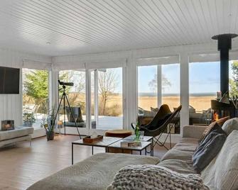 Lovely Summer House By Arresø - Hillerød - Living room