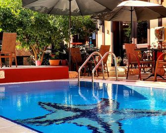 Puding Suite Hotel - אנטליה - בריכה