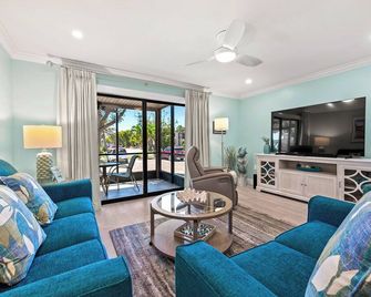 Newly Renovated Dockside 2 bed, 2 bath at Sanibel Moorings #1421 - Sanibel - Living room