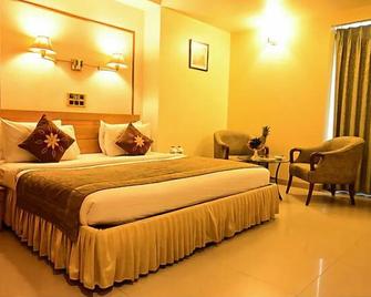 Deccan Royaale - Pune - Bedroom