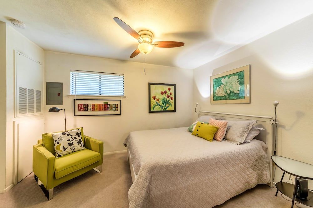 Cute, Cozy and Quiet Studio just north of UT and Downtown. - Austin - Bedroom