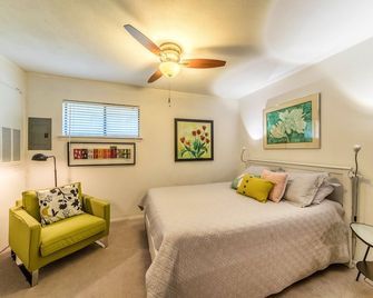 Cute, Cozy and Quiet Studio just north of UT and Downtown. - אוסטין - חדר שינה