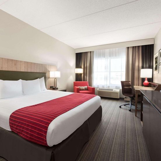 Bedroom view of Country Inn & Suites by Radisson, Duluth North, MN