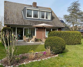 Ferienwohnung Idylle auf Fehmarn I - Fehmarn - Building