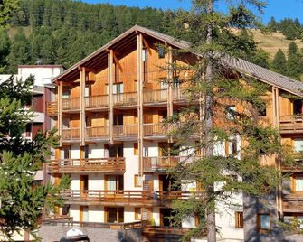 Nice Apartment T3 - 5 people - Vars - Gebouw