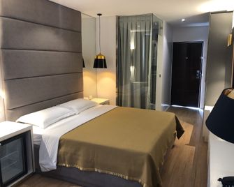 Apollonia Royale Hotel - Angeles City - Habitación