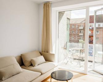 Fantastic 2-bed with large private balcony - Odense - Sala