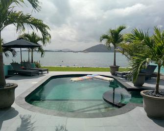 Villa Pemandangan - Sekotong Barat - Piscina