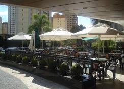 Flat with 27sqm, containing bedroom, living room, kitchen and balcony, pool, sauna and gym. - Goiânia - Restaurant
