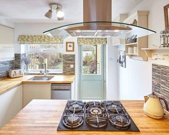 Host & Stay - Green Willow - Masham - Kitchen