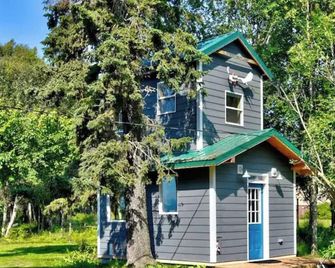 Inlet View Tiny Home - Kenai - Building