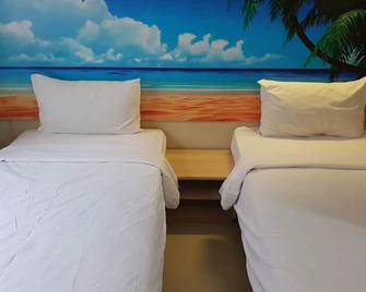 Image Hotel And Resto - Bandung - Bedroom