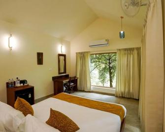 Maple Ash Resort - Chundale - Bedroom