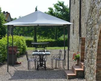 Agriturismo La Peschiera - Casole d'Elsa - Patio
