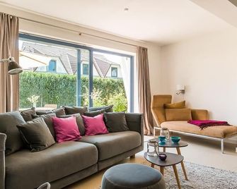 Drei Akazien Wohnung 1 - Ostseebad Dierhagen - Huiskamer