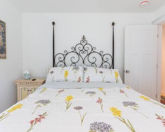 Escape to your cozy retreat near Pontoosuc Lake and Jiminy Peak - Pittsfield - Habitación