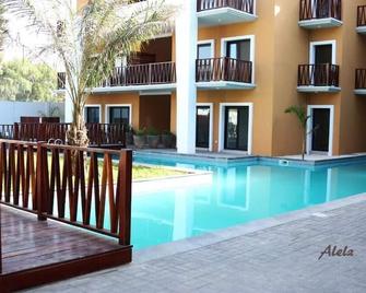 Furnished apartment in the heart of Sérekunda Kololi - Serrekunda - Zwembad