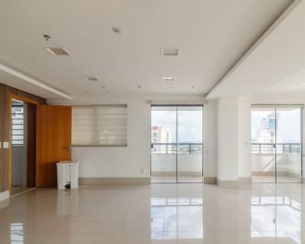 Apto ao lado do Shopping Flamboyant - ESS - Goiânia