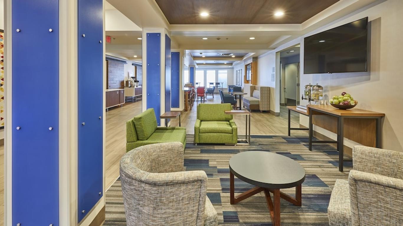 Holiday Inn Express & Suites Medford-Central Point