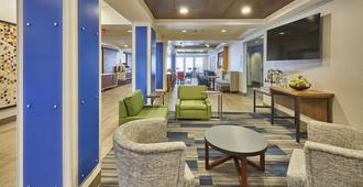 Holiday Inn Express & Suites Medford-Central Point - Central Point - Lounge