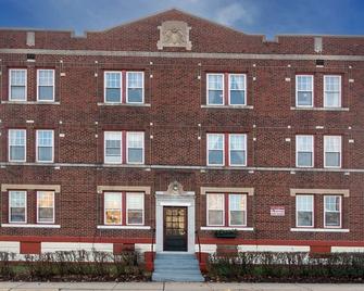 The Traveler Suite C1 - Hartford - Building